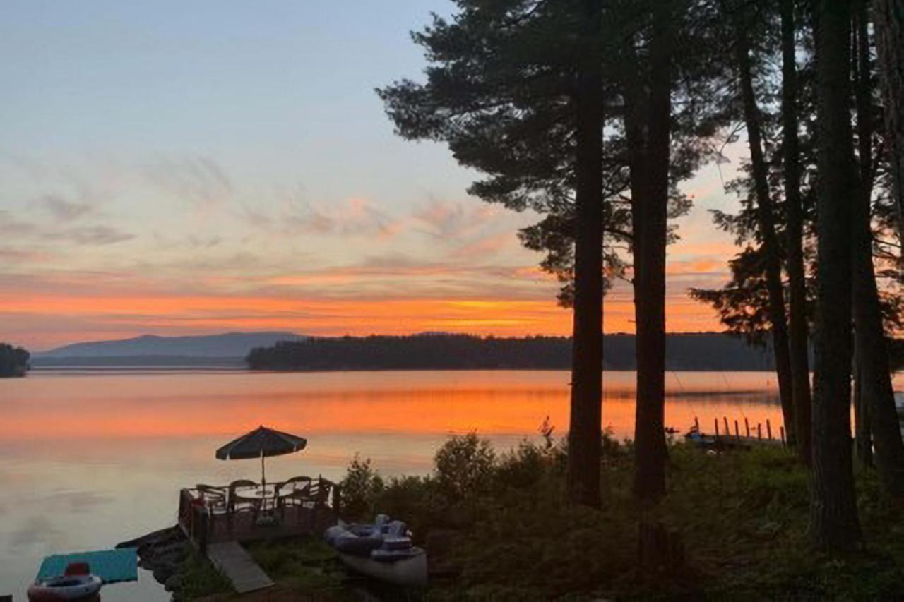 Meredith Lakefront Lodge On Lake Winnipesaukee Kültér fotó